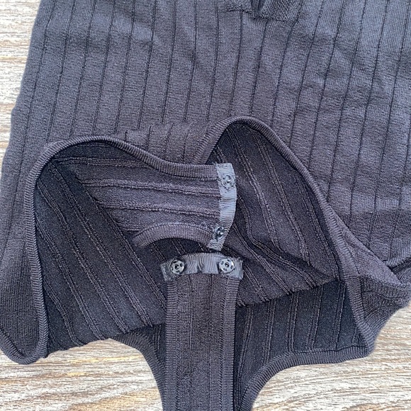 Hot In halters rib bodysuit in black - Picture 5 of 9